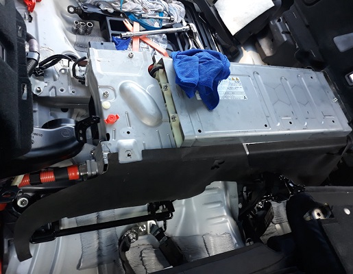 Pin Hybrid chính hãng cho xe Toyota Prius được Atlasbattery thay thế tận nơi cho khách hàng Hồ Chí Minh