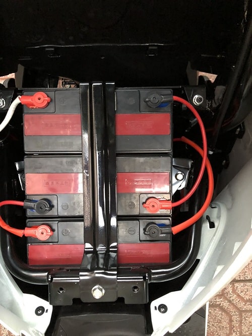 Hướng dẫn thay bộ 6 bình ắc quy cho xe máy điện Vinfast Feliz